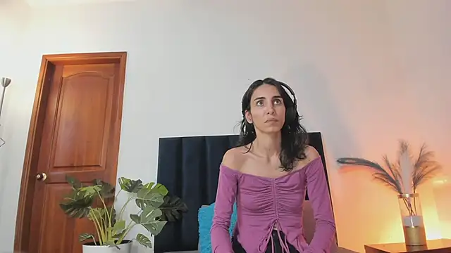 Nina Cavaali online show from 09/16/25, 06:20