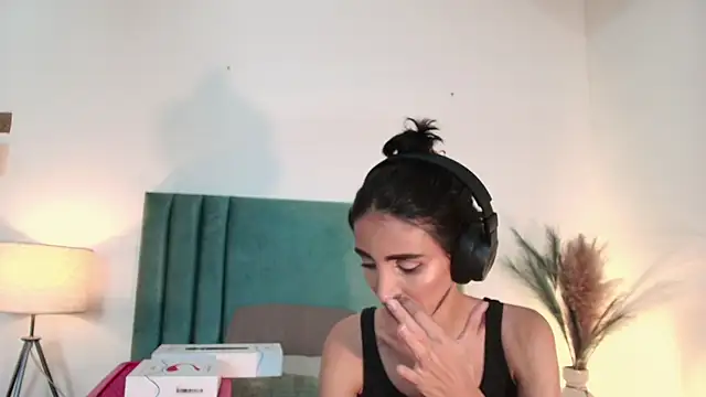 Nina Cavaali online show from 09/23/25, 06:22