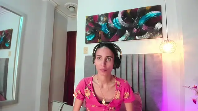 Nina Cavaali online show from 10/05/25, 02:26