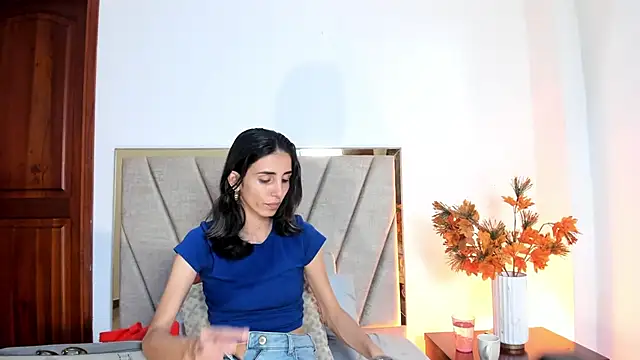 Nina Cavaali online show from 10/14/25, 06:31