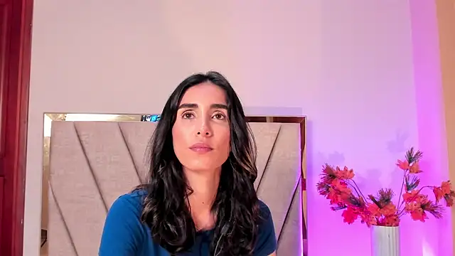 Nina Cavaali online show from 11/03/25, 06:09