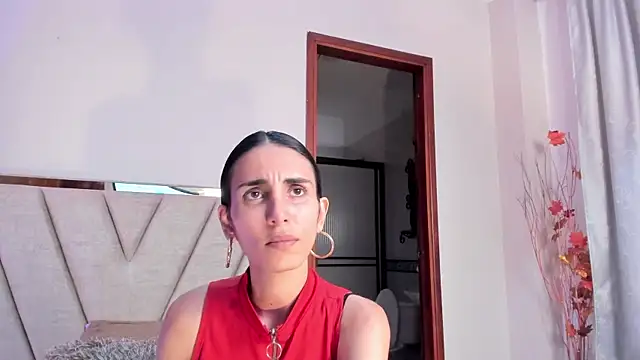 Nina Cavaali online show from 11/10/25, 05:56