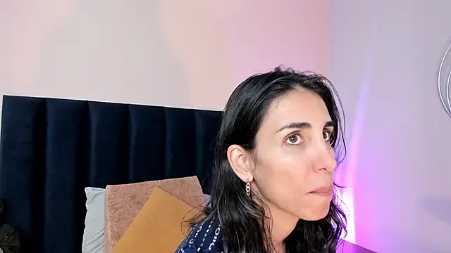 Nina Cavaali online show from 11/14/25, 06:06