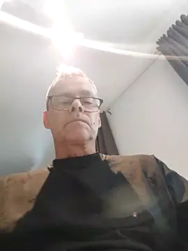 Snapshot of DarrenSullivanSlut chatting on 02/24/25, 12:59 DarrenSullivanSlut online show from 02/24/25, 12:59