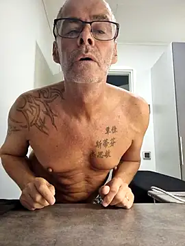 Snapshot of DarrenSullivanSlut chatting on 09/17/25, 10:39 DarrenSullivanSlut online show from 09/17/25, 10:39