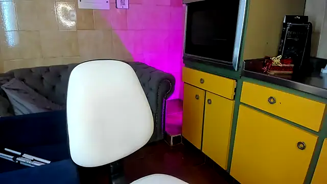 Leticia goddes online show from 12/13/24, 10:55