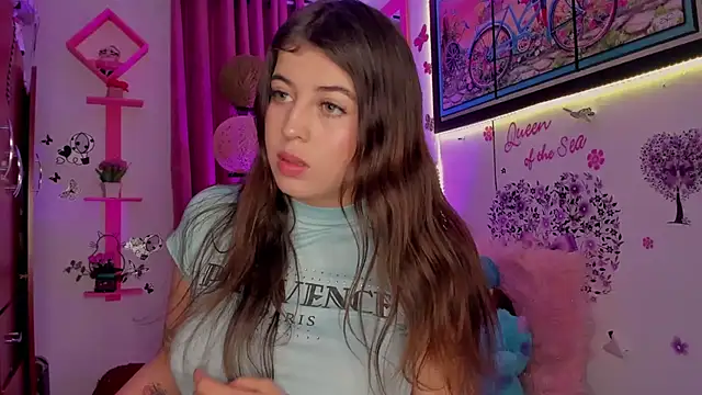 Snapshot of zoe_kittylove chatting on 12/19/24, 02:34 zoe kittylove online show from 12/19/24, 02:34