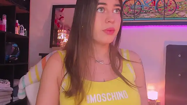 Snapshot of zoe_kittylove chatting on 03/15/25, 06:14 zoe kittylove online show from 03/15/25, 06:14