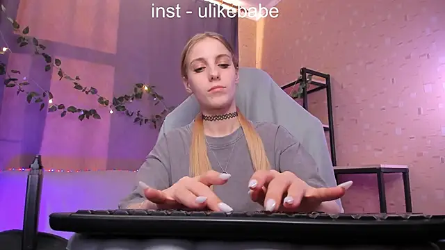 Snapshot of Anna_Fink chatting on 02/18/25, 05:53 Anna Fink online show from 02/18/25, 05:53