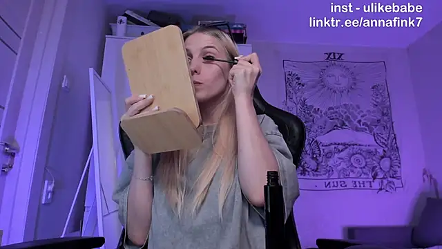 Snapshot of Anna_Fink chatting on 09/19/25, 07:25 Anna Fink online show from 09/19/25, 07:25