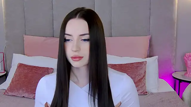 Snapshot of Betty_Bridge chatting on 02/10/25, 06:42 Betty Bridge online show from 02/10/25, 06:42