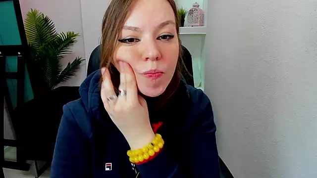 Persephoni online show from 01/08/25, 05:27