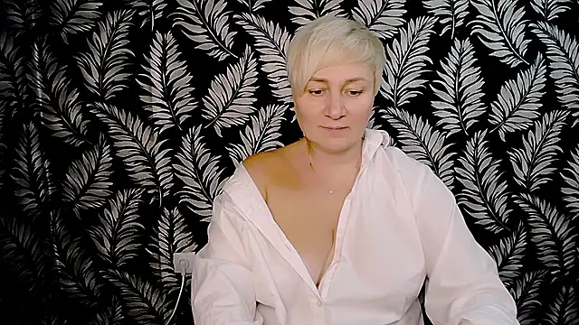 Snapshot of Olivia_playful chatting on 12/01/24, 04:29 Olivia playful online show from 12/01/24, 04:29