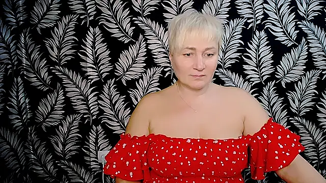 Snapshot of Olivia_playful chatting on 12/15/24, 01:43 Olivia playful online show from 12/15/24, 01:43
