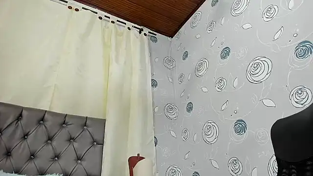 Snapshot of luna_evaa chatting on 02/12/25, 05:37 luna evaa online show from 02/12/25, 05:37