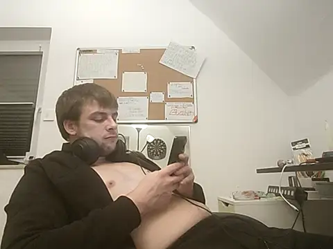 Snapshot of Youngtimer_1997 chatting on 01/14/25, 01:26 Youngtimer 1997 online show from 01/14/25, 01:26