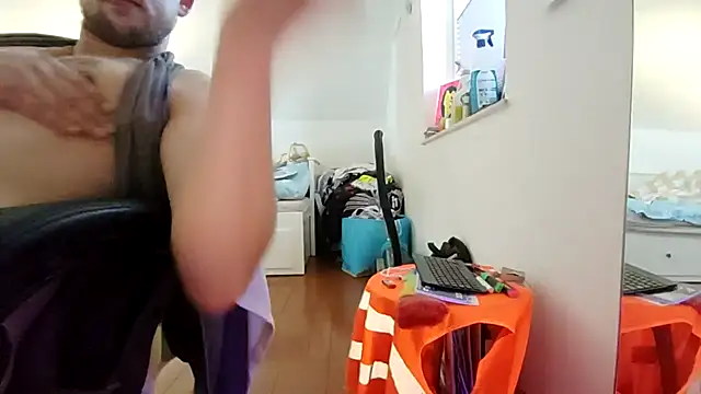 Snapshot of Youngtimer_1997 chatting on 02/23/25, 11:00 Youngtimer 1997 online show from 02/23/25, 11:00