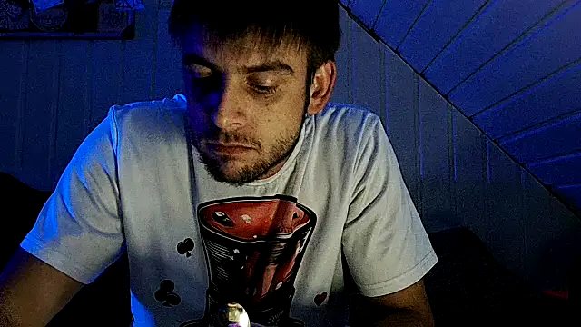 Snapshot of Youngtimer_1997 chatting on 10/21/25, 06:52 Youngtimer 1997 online show from 10/21/25, 06:52