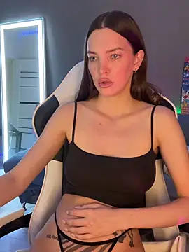 julia fly online show from 09/25/25, 09:24