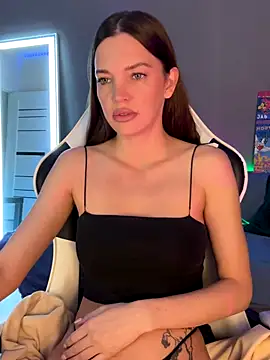 julia fly online show from 10/08/25, 10:13