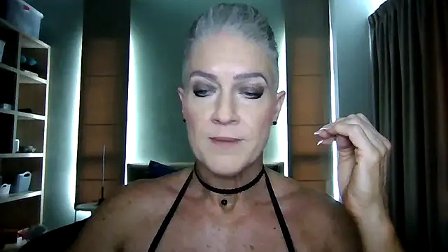 Snapshot of Devon2020 chatting on 11/08/25, 08:47 Devon2020 online show from 11/08/25, 08:47