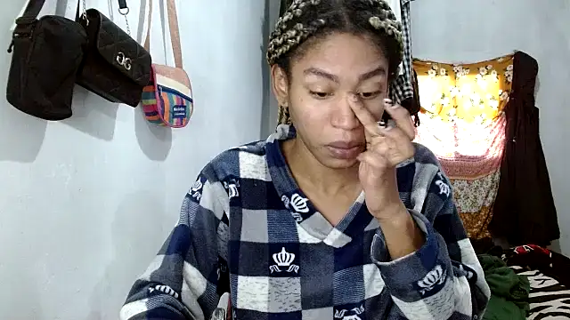 Snapshot of angelamarie1 chatting on 02/22/25, 12:51 angelamarie1 online show from 02/22/25, 12:51