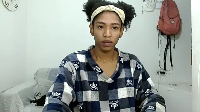 angelamarie1 online show from 10/17/25, 10:40