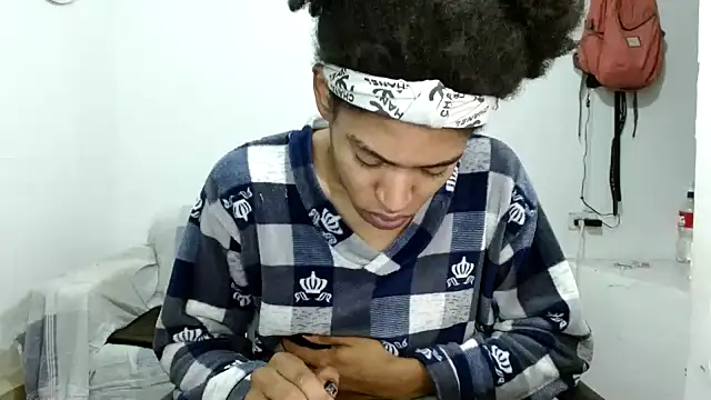 angelamarie1 online show from 10/25/25, 11:07