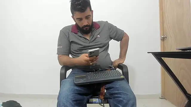 isearchcompany online show from 11/19/25, 01:44