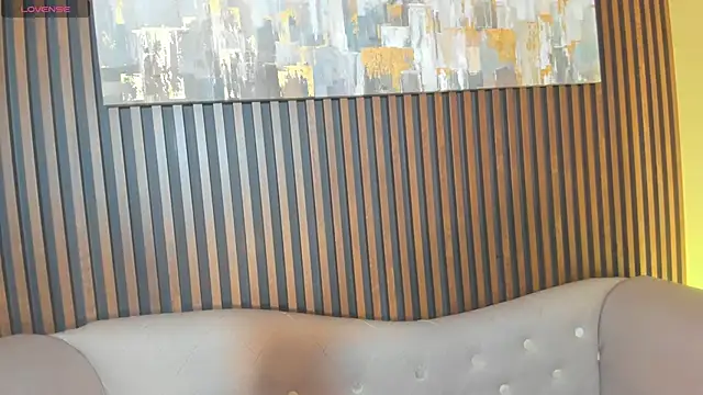 LauraAristizabal online show from 10/18/25, 12:39