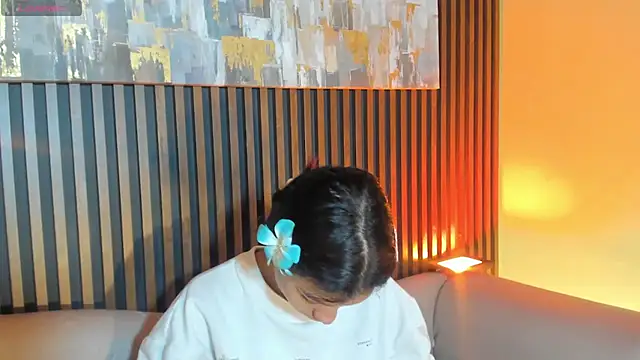 LauraAristizabal online show from 10/23/25, 12:48