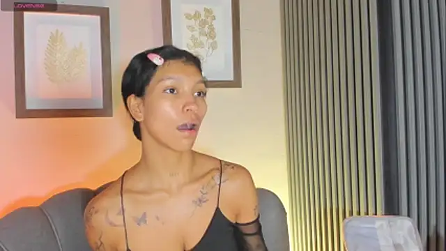 LauraAristizabal online show from 11/02/25, 12:40