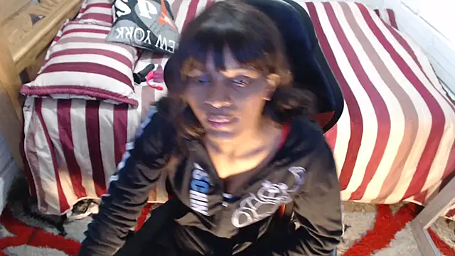 sexyjustin202 online show from 10/28/25, 01:42