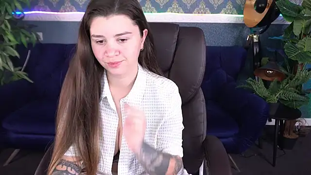 Snapshot of AmellyMilly chatting on 10/23/25, 12:48 AmellyMilly online show from 10/23/25, 12:48