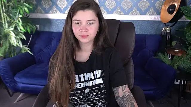 Snapshot of AmellyMilly chatting on 10/25/25, 12:45 AmellyMilly online show from 10/25/25, 12:45