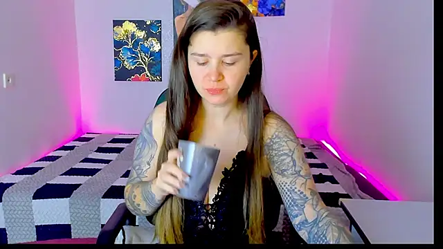 Snapshot of AmellyMilly chatting on 11/10/25, 04:17 AmellyMilly online show from 11/10/25, 04:17