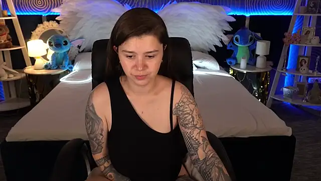 Snapshot of AmellyMilly chatting on 11/12/25, 01:44 AmellyMilly online show from 11/12/25, 01:44