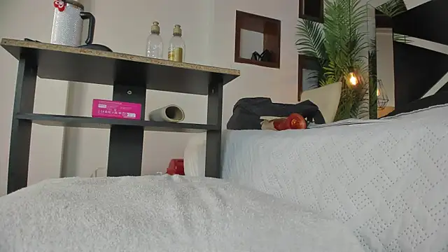 candy sweet  online show from 10/08/25, 07:11