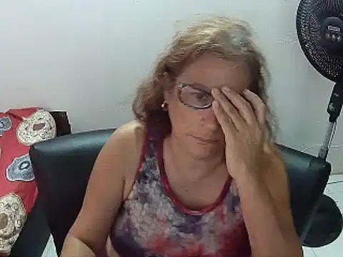 Snapshot of charrysexy1 chatting on 12/03/24, 04:50 charrysexy1 online show from 12/03/24, 04:50