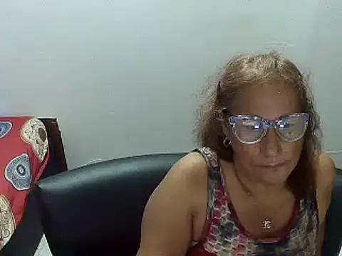 Snapshot of charrysexy1 chatting on 12/11/24, 10:06 charrysexy1 online show from 12/11/24, 10:06