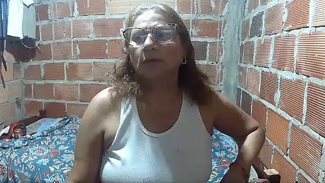 Snapshot of charrysexy1 chatting on 09/22/25, 11:23 charrysexy1 online show from 09/22/25, 11:23