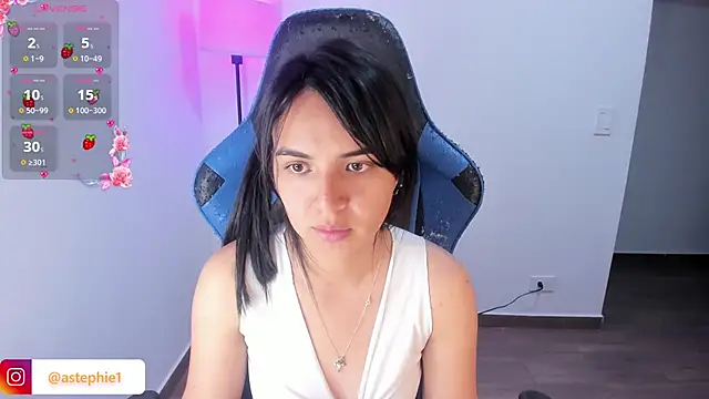 Miss Nicole online show from 11/14/25, 09:02