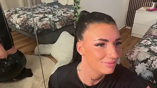 LizaRoxx online show from 11/12/25, 09:36