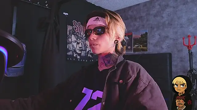 Snapshot of AcidMilo chatting on 11/09/25, 09:57 AcidMilo online show from 11/09/25, 09:57