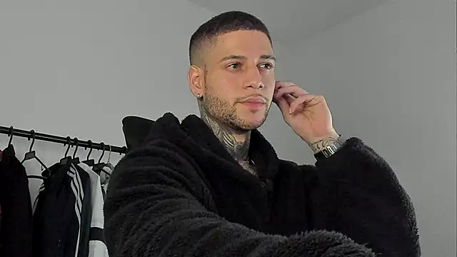  jamesleandros1 online show from 10/16/25, 10:22