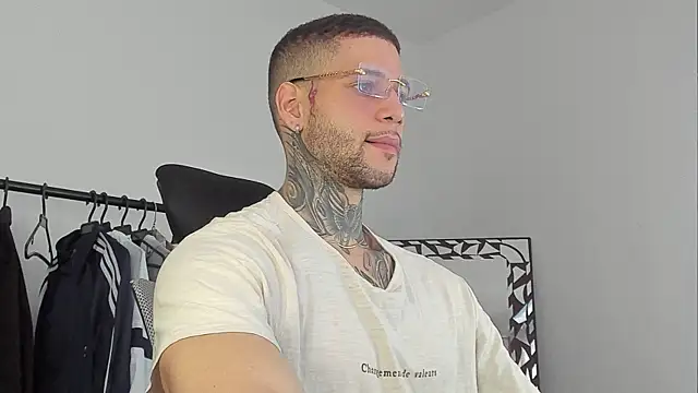  jamesleandros1 online show from 10/20/25, 05:24