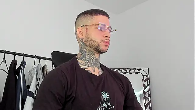  jamesleandros1 online show from 10/29/25, 04:20