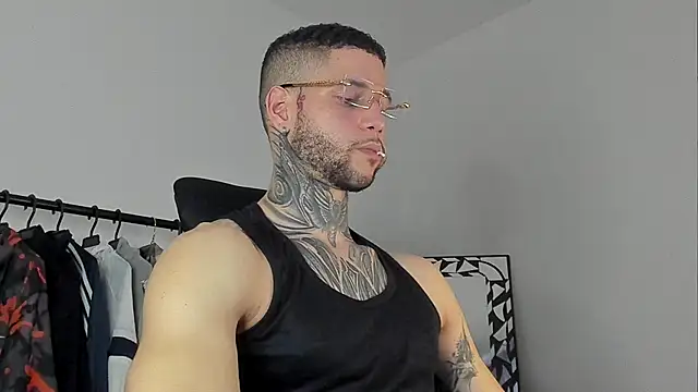  jamesleandros1 online show from 11/04/25, 09:03