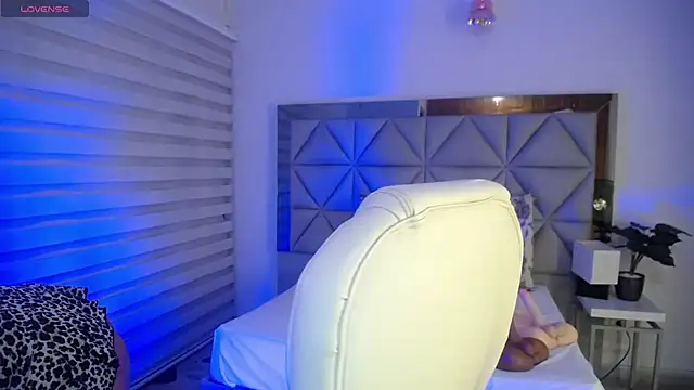 Snapshot of nana_levy chatting on 10/13/25, 11:49 nana levy online show from 10/13/25, 11:49