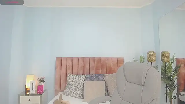 Snapshot of nana_levy chatting on 12/02/25, 04:18 nana levy online show from 12/02/25, 04:18